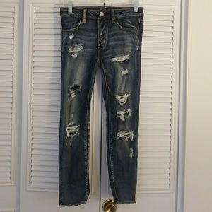 American Eagle Distressed Jegging Crop